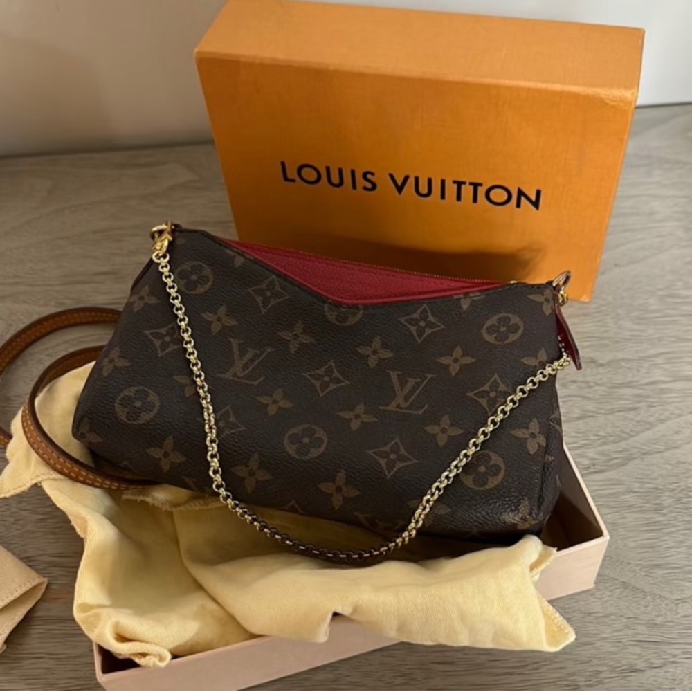 Louis Vuitton Pallas Clutch Monogram Purse